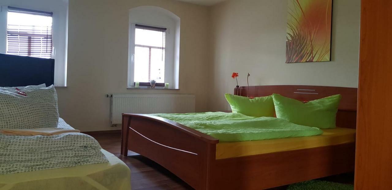 Im Ballhaus Neuhilbersdorf Chemnitz Dış mekan fotoğraf